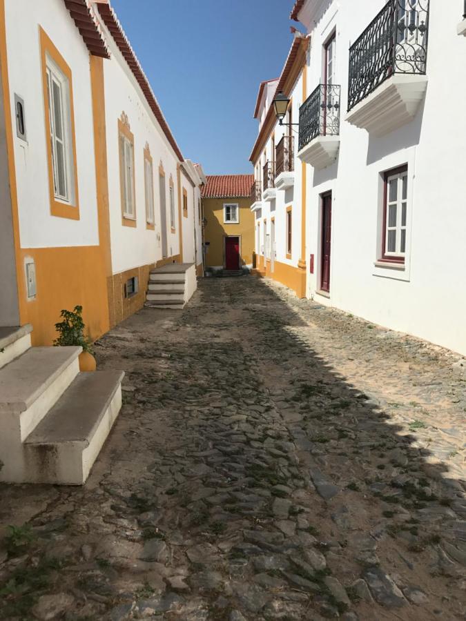 Velha *